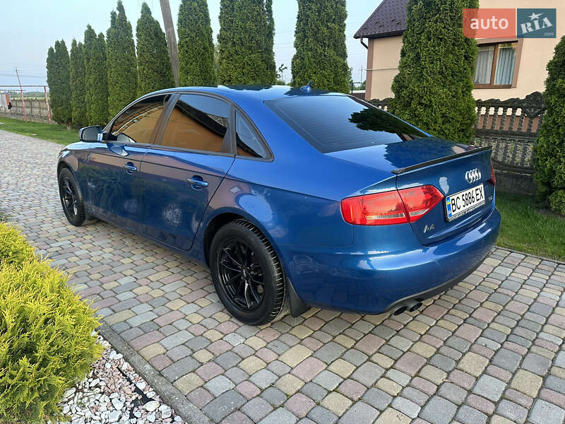 Седан Audi A4 2011 в Ивано-Франковске