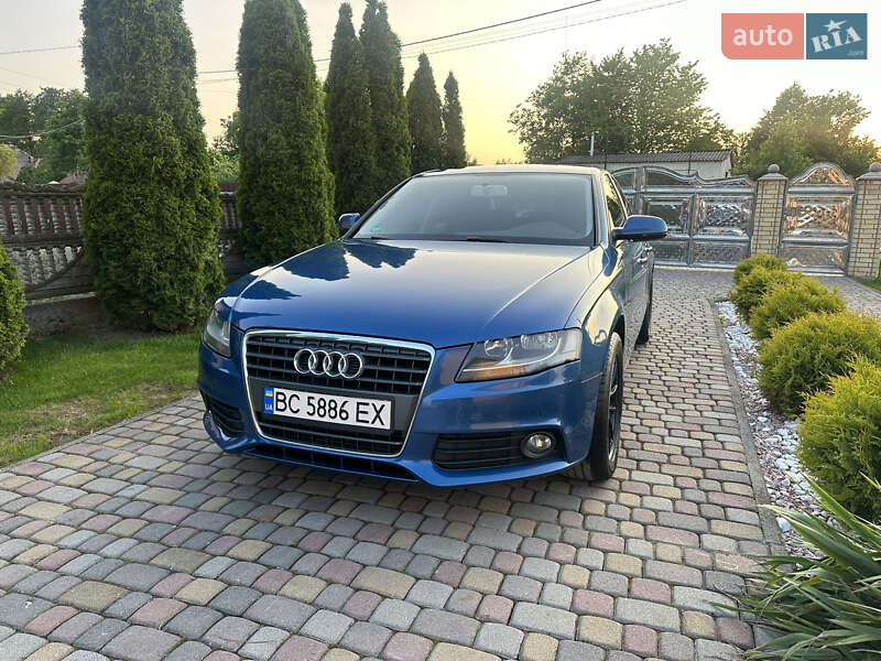 Седан Audi A4 2011 в Ивано-Франковске