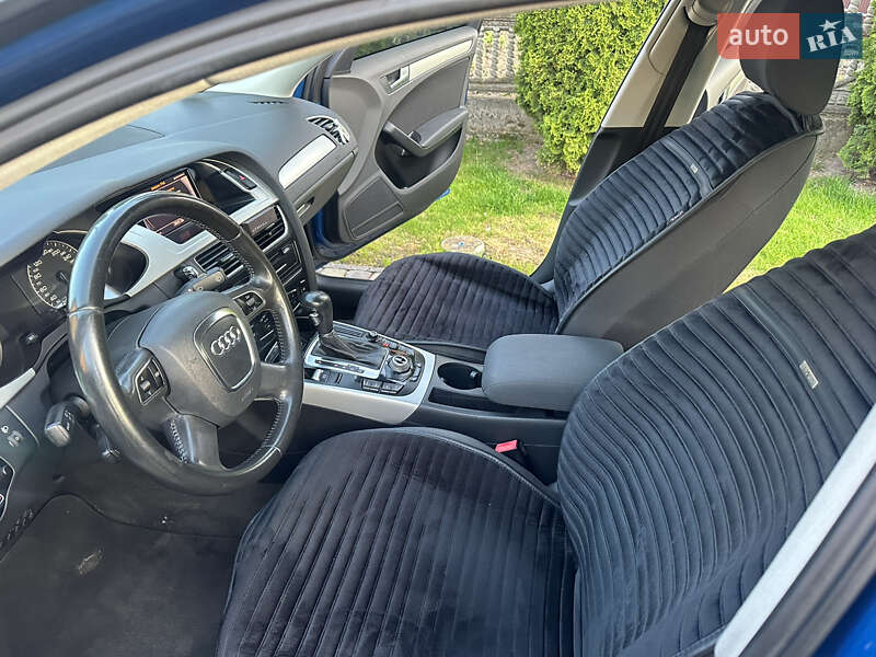 Седан Audi A4 2011 в Ивано-Франковске