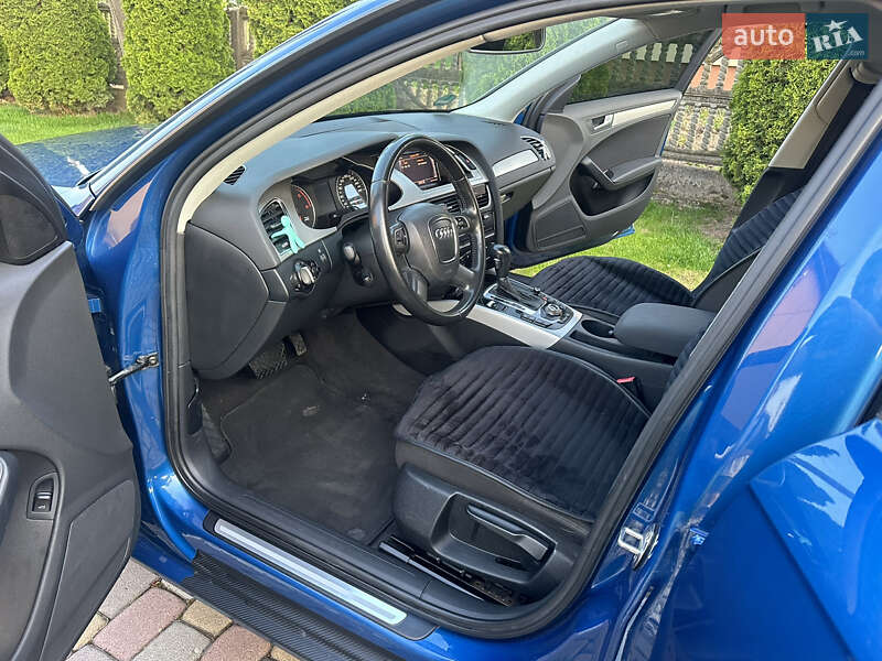 Седан Audi A4 2011 в Ивано-Франковске