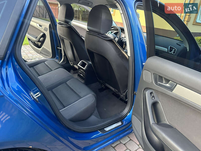 Седан Audi A4 2011 в Ивано-Франковске