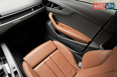 Седан Audi A4 2021 в 