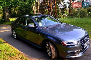 Седан Audi A4 2013 в 