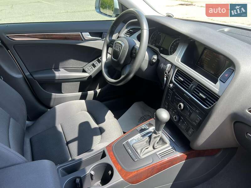 Седан Audi A4 2008 в Киеве