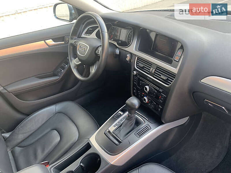 Седан Audi A4 2013 в Кролевці