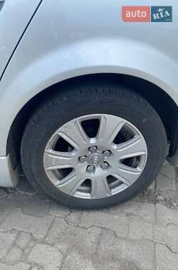 Седан Audi A4 2001 в Ладижині