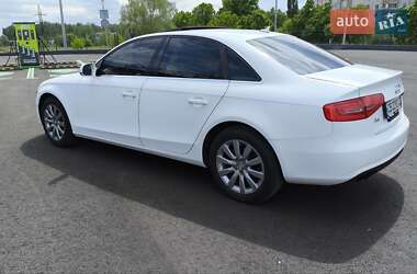 Седан Audi A4 2012 в 