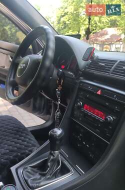 Седан Audi A4 2001 в 