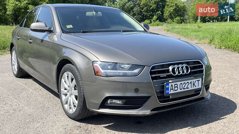 Седан Audi A4 2014 в Ямполе