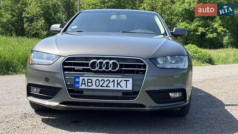 Седан Audi A4 2014 в Ямполе