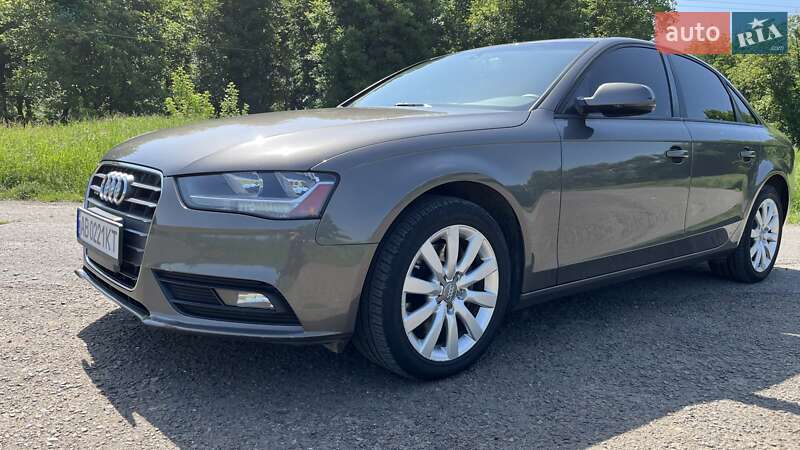 Седан Audi A4 2014 в Ямполе
