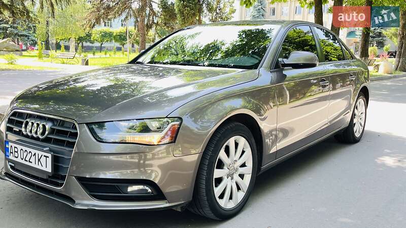 Седан Audi A4 2014 в Ямполе