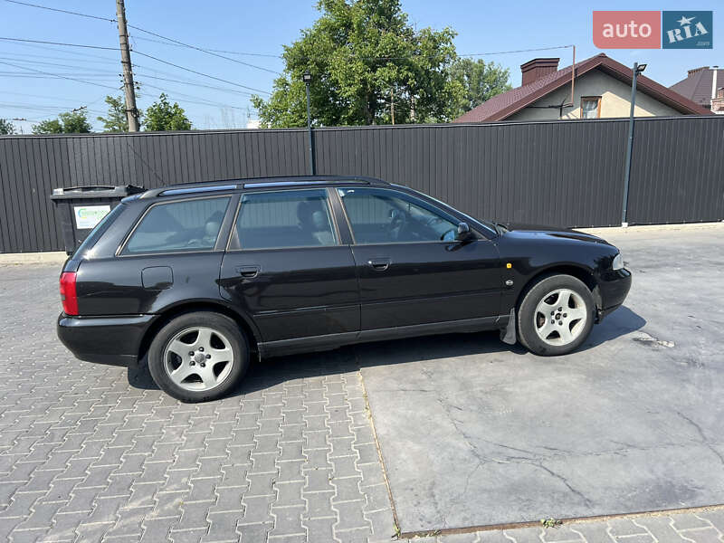 Універсал Audi A4 1997 в Чернівцях