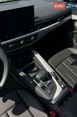Седан Audi A4 2021 в 