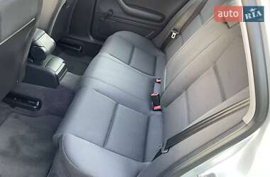 Седан Audi A4 2002 в 