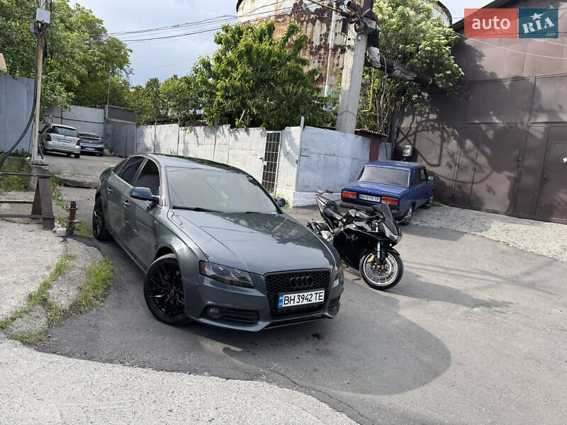 Седан Audi A4 2011 в Одессе