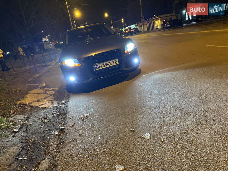 Седан Audi A4 2011 в Одессе