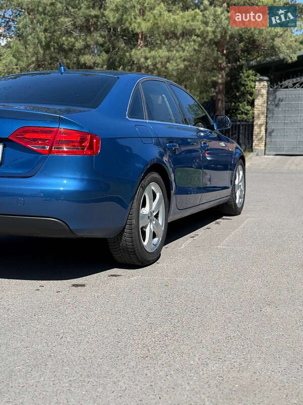 Седан Audi A4 2008 в Луцке