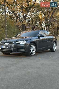 Седан Audi A4 2016 в 