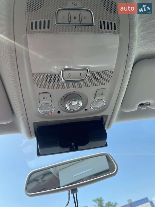 Седан Audi A4 2011 в Киеве