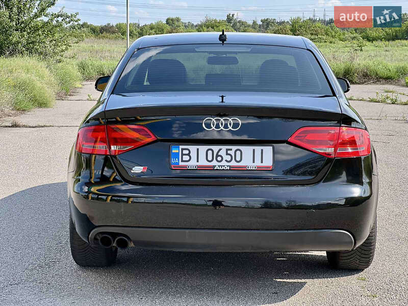 Седан Audi A4 2011 в Горішніх Плавнях