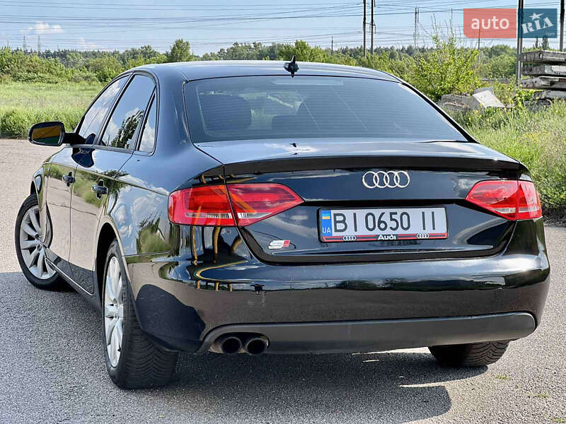 Седан Audi A4 2011 в Горішніх Плавнях