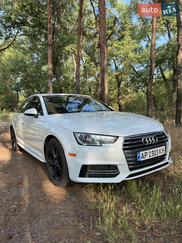 Седан Audi A4 2018 в Запорожье