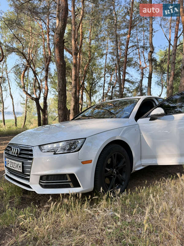 Седан Audi A4 2018 в Запорожье