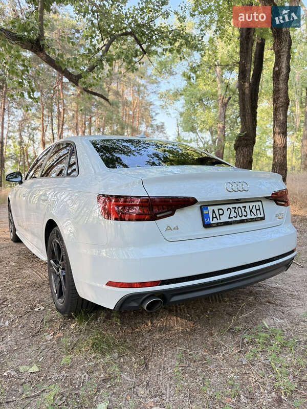 Седан Audi A4 2018 в Запорожье
