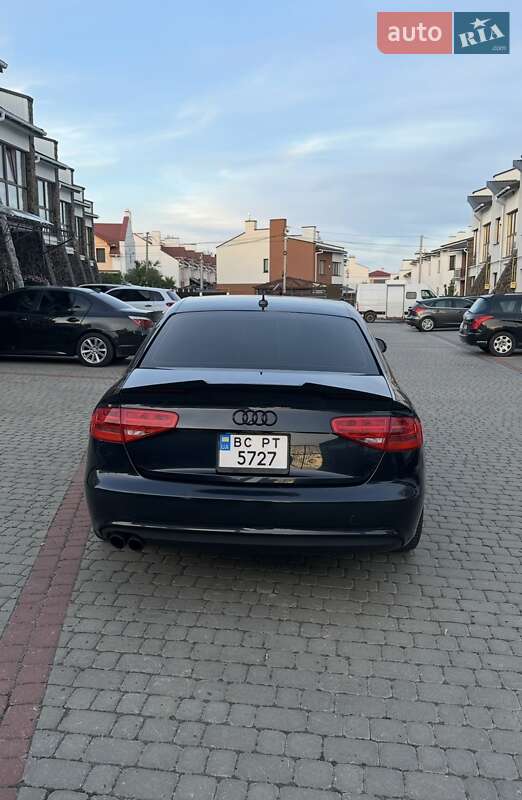 Седан Audi A4 2012 в Солонке