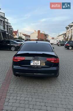 Седан Audi A4 2012 в 