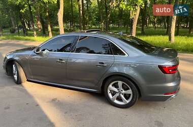 Седан Audi A4 2019 в 
