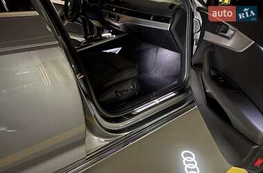 Седан Audi A4 2019 в 