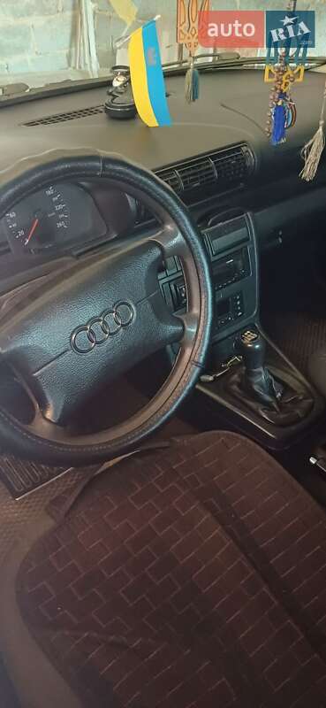 Седан Audi A4 1997 в Львове