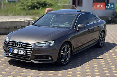 Седан Audi A4 2016 в Сарнах