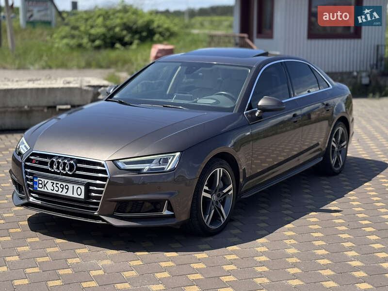 Audi A4 2016