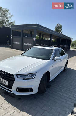 Седан Audi A4 2017 в 