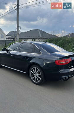 Седан Audi A4 2014 в 