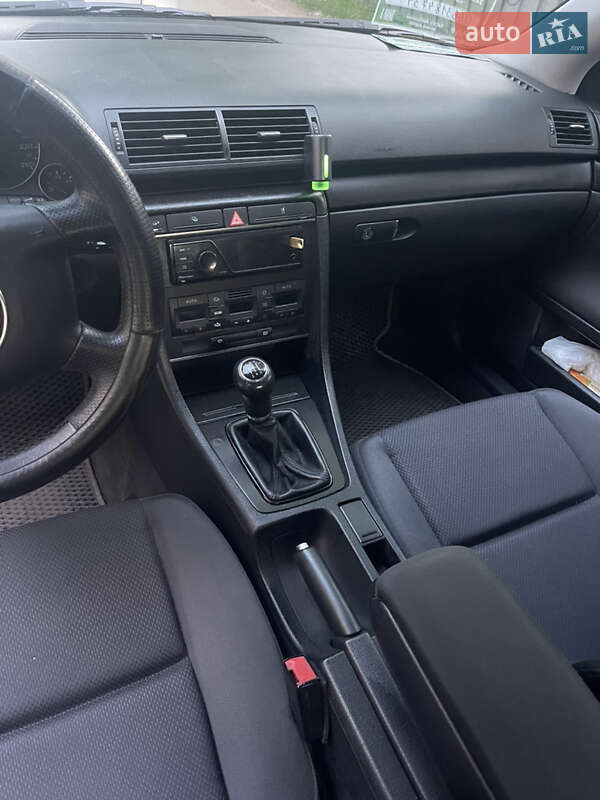 Седан Audi A4 2003 в Києві