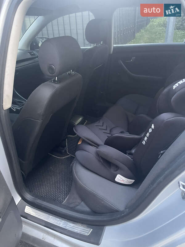 Седан Audi A4 2003 в Києві