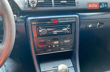 Седан Audi A4 2002 в 