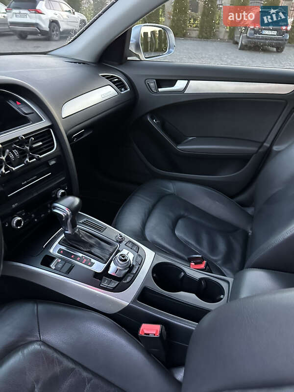 Седан Audi A4 2014 в Львові