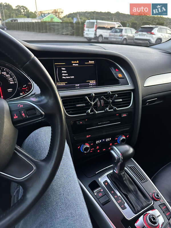Седан Audi A4 2014 в Львові