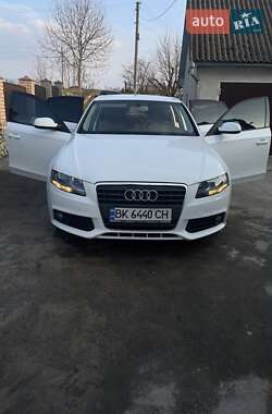 Седан Audi A4 2010 в 