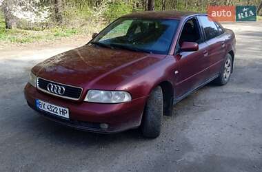 Седан Audi A4 2000 в 