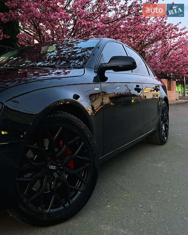 Седан Audi A4 2011 в Хусте