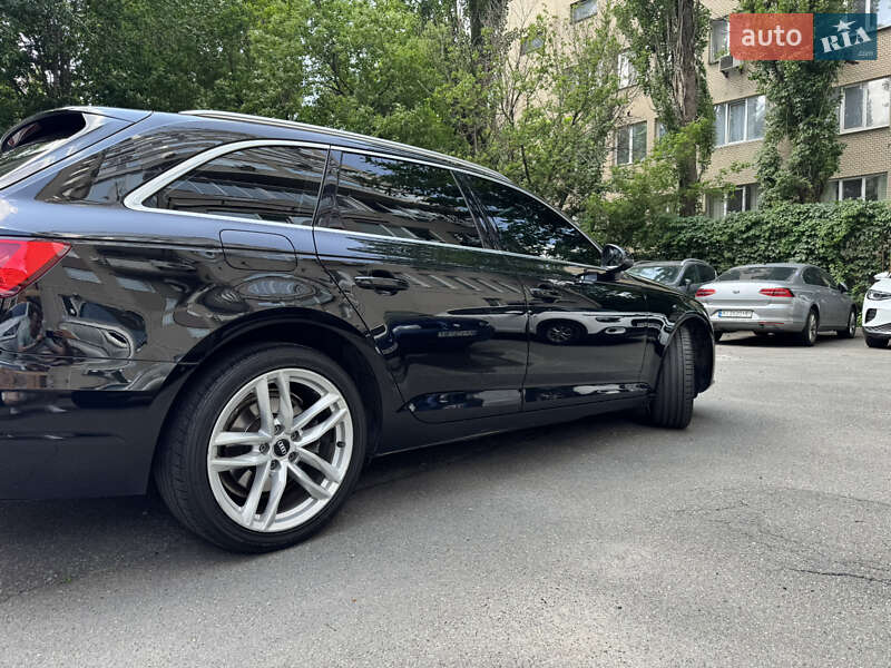 Универсал Audi A4 2016 в Киеве