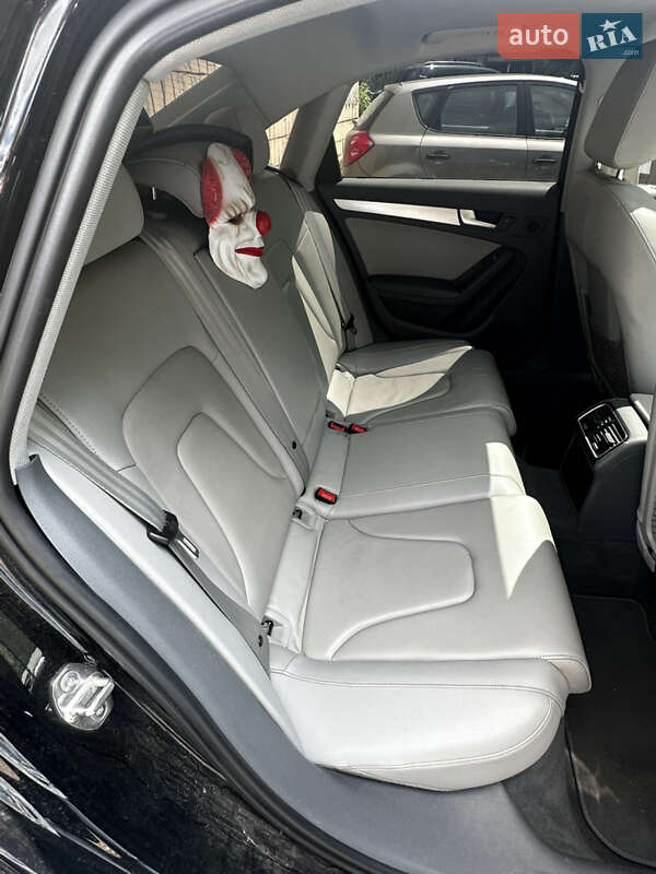 Седан Audi A4 2015 в Киеве