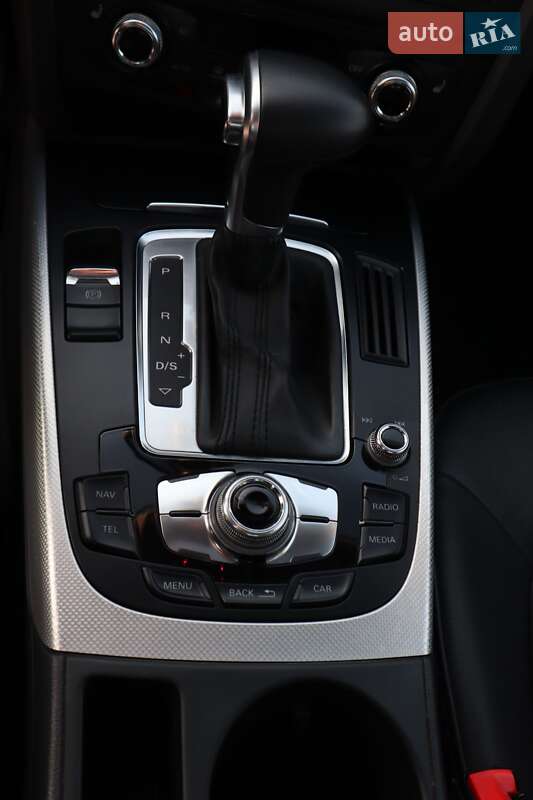 Седан Audi A4 2012 в Львове