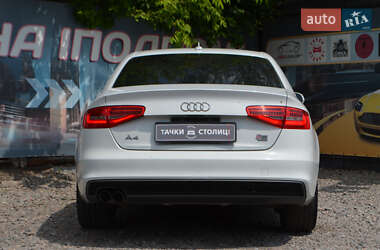 Седан Audi A4 2015 в 